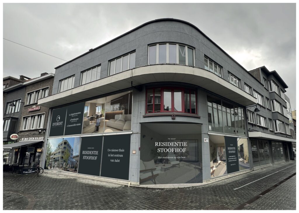 Werfbanners op voorgevel van nieuwbouwproject